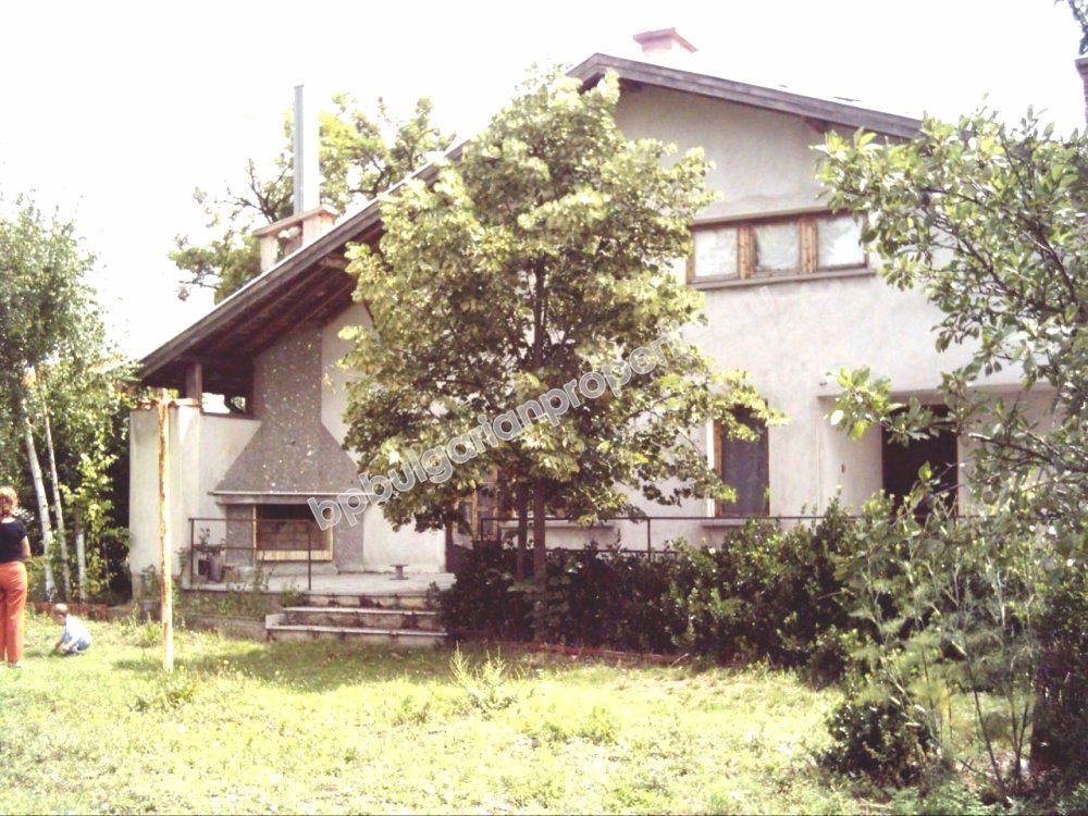 Новый двухэтажный дом на продажу в деревне у подножья горы Странджа Новый двухэтажный дом на продажу в деревне у подножья горы Странджа