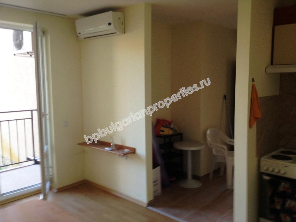 Двухкомнатная обставленная квартира на продажу в курорте Солнечный берег