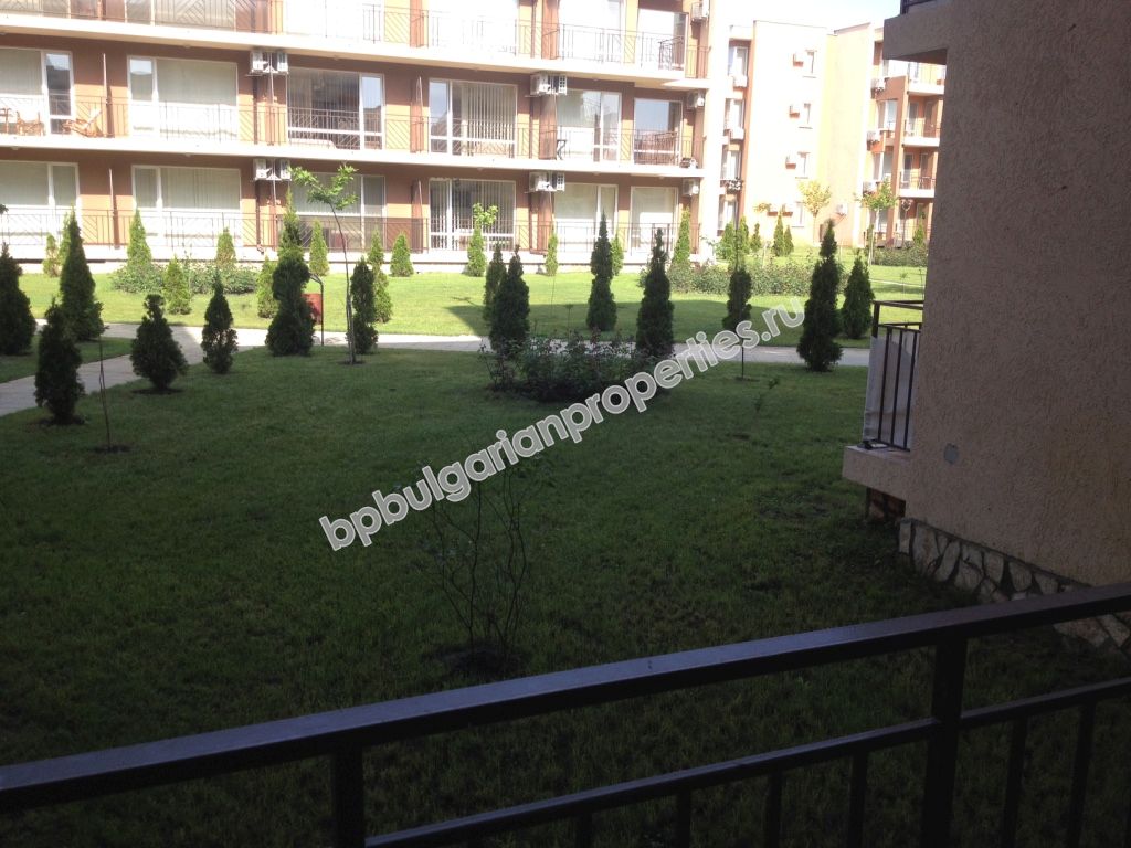 Двухкомнатная обставленная квартира на продажу в курорте Солнечный берег