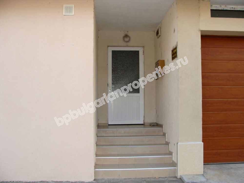 Люксовая двухкомнатная квартира на продажу близко к морю в городе Поморие