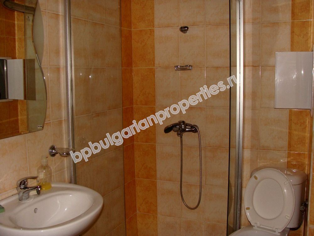 Люксовая двухкомнатная квартира на продажу близко к морю в городе Поморие