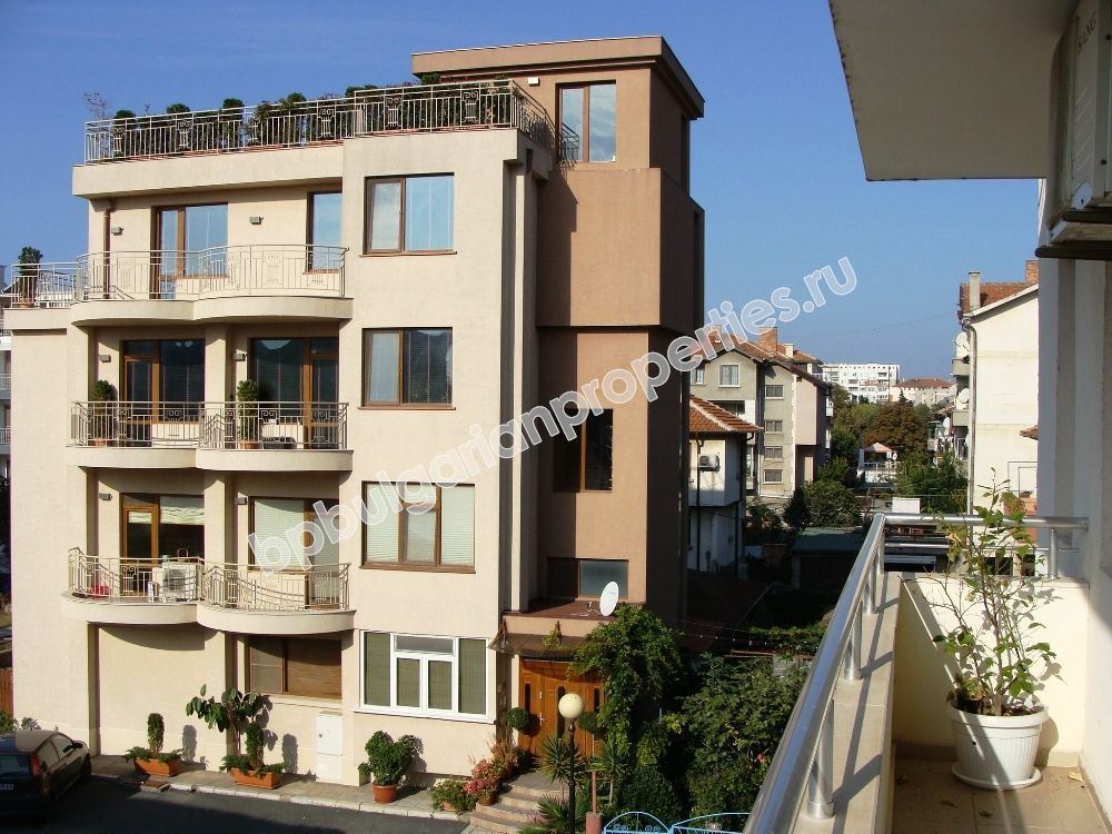 Люксовая двухкомнатная квартира на продажу близко к морю в городе Поморие