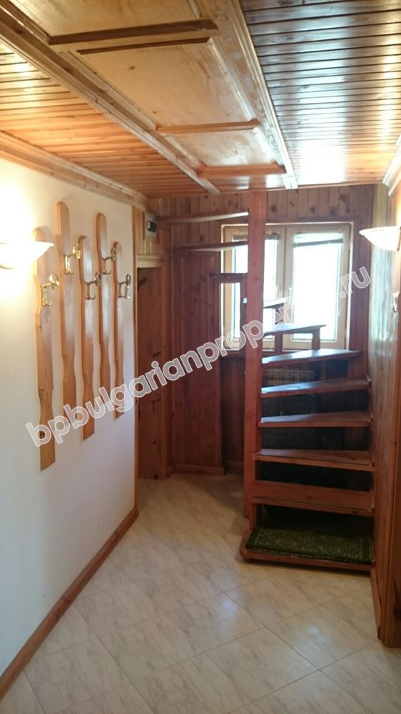 Двухэтажный городской дом для постоянного проживания в юго-восточной Болгарии Двухэтажный городской дом для постоянного проживания в юго-восточной Болгарии