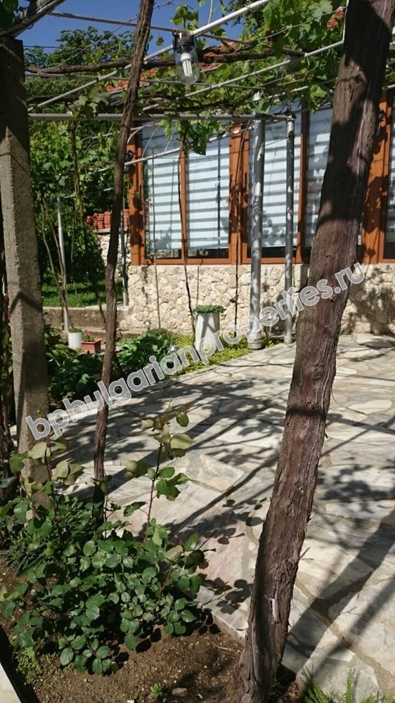 Двухэтажный городской дом для постоянного проживания в юго-восточной Болгарии Двухэтажный городской дом для постоянного проживания в юго-восточной Болгарии