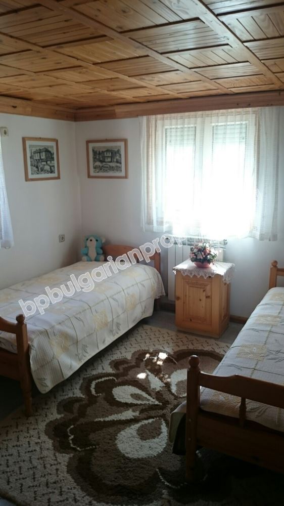 Двухэтажный городской дом для постоянного проживания в юго-восточной Болгарии Двухэтажный городской дом для постоянного проживания в юго-восточной Болгарии