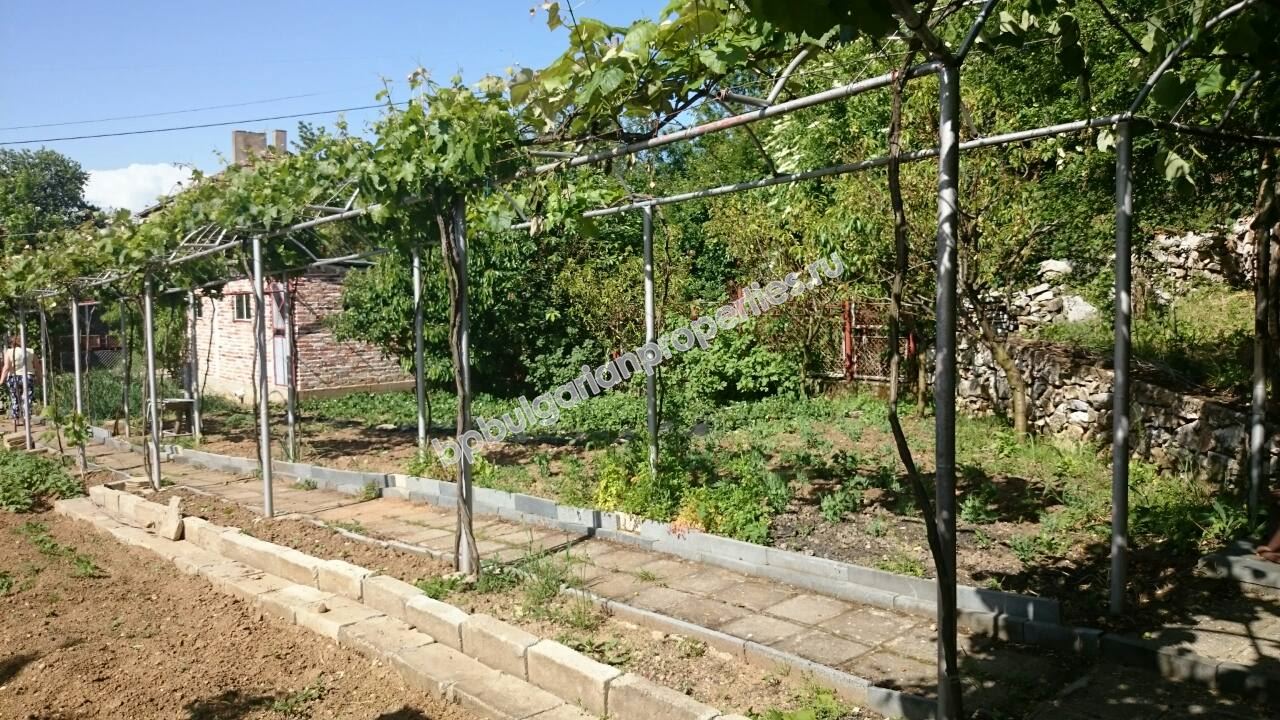 Двухэтажный городской дом для постоянного проживания в юго-восточной Болгарии Двухэтажный городской дом для постоянного проживания в юго-восточной Болгарии