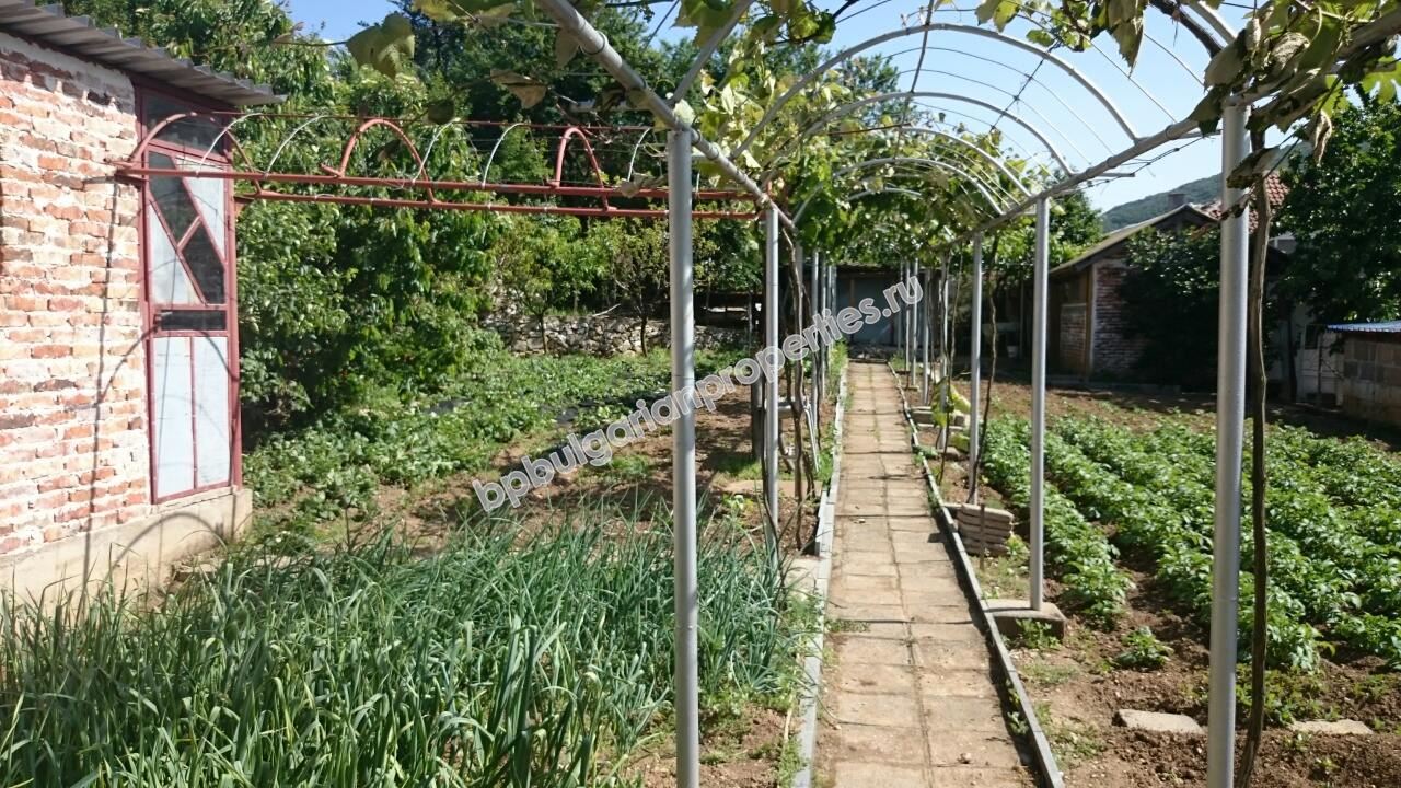 Двухэтажный городской дом для постоянного проживания в юго-восточной Болгарии Двухэтажный городской дом для постоянного проживания в юго-восточной Болгарии