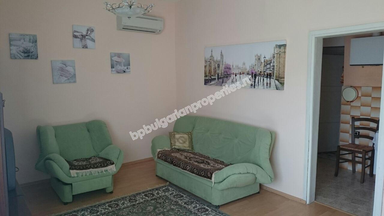 Двухэтажный городской дом для постоянного проживания в юго-восточной Болгарии Двухэтажный городской дом для постоянного проживания в юго-восточной Болгарии