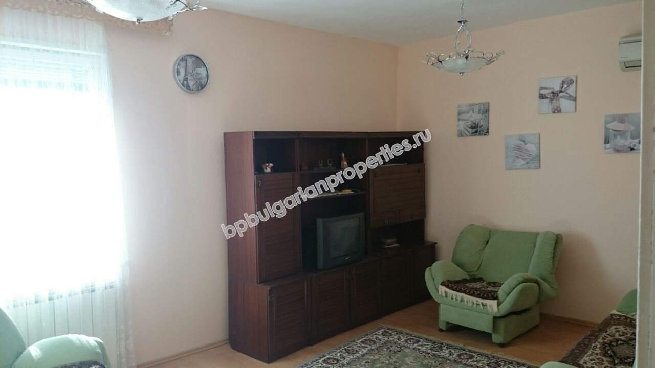 Двухэтажный городской дом для постоянного проживания в юго-восточной Болгарии Двухэтажный городской дом для постоянного проживания в юго-восточной Болгарии