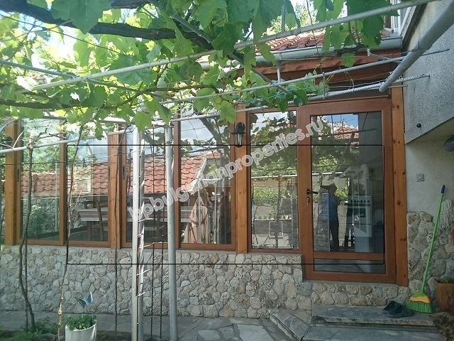 Двухэтажный городской дом для постоянного проживания в юго-восточной Болгарии Двухэтажный городской дом для постоянного проживания в юго-восточной Болгарии