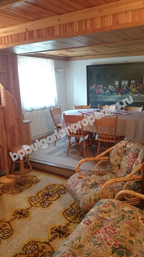 Двухэтажный городской дом для постоянного проживания в юго-восточной Болгарии Двухэтажный городской дом для постоянного проживания в юго-восточной Болгарии