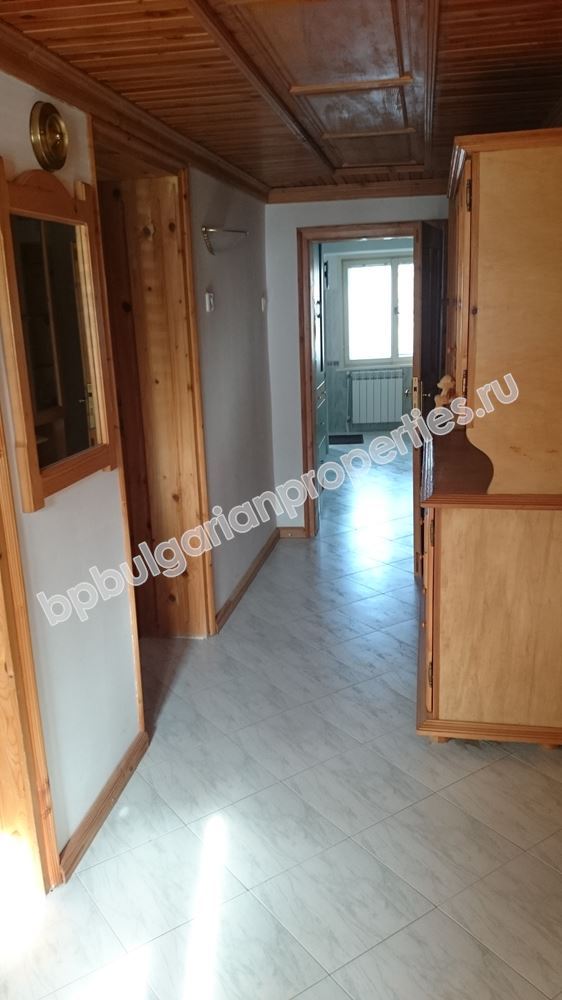 Двухэтажный городской дом для постоянного проживания в юго-восточной Болгарии Двухэтажный городской дом для постоянного проживания в юго-восточной Болгарии