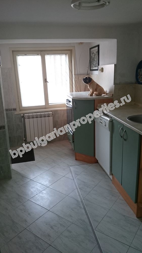 Двухэтажный городской дом для постоянного проживания в юго-восточной Болгарии Двухэтажный городской дом для постоянного проживания в юго-восточной Болгарии