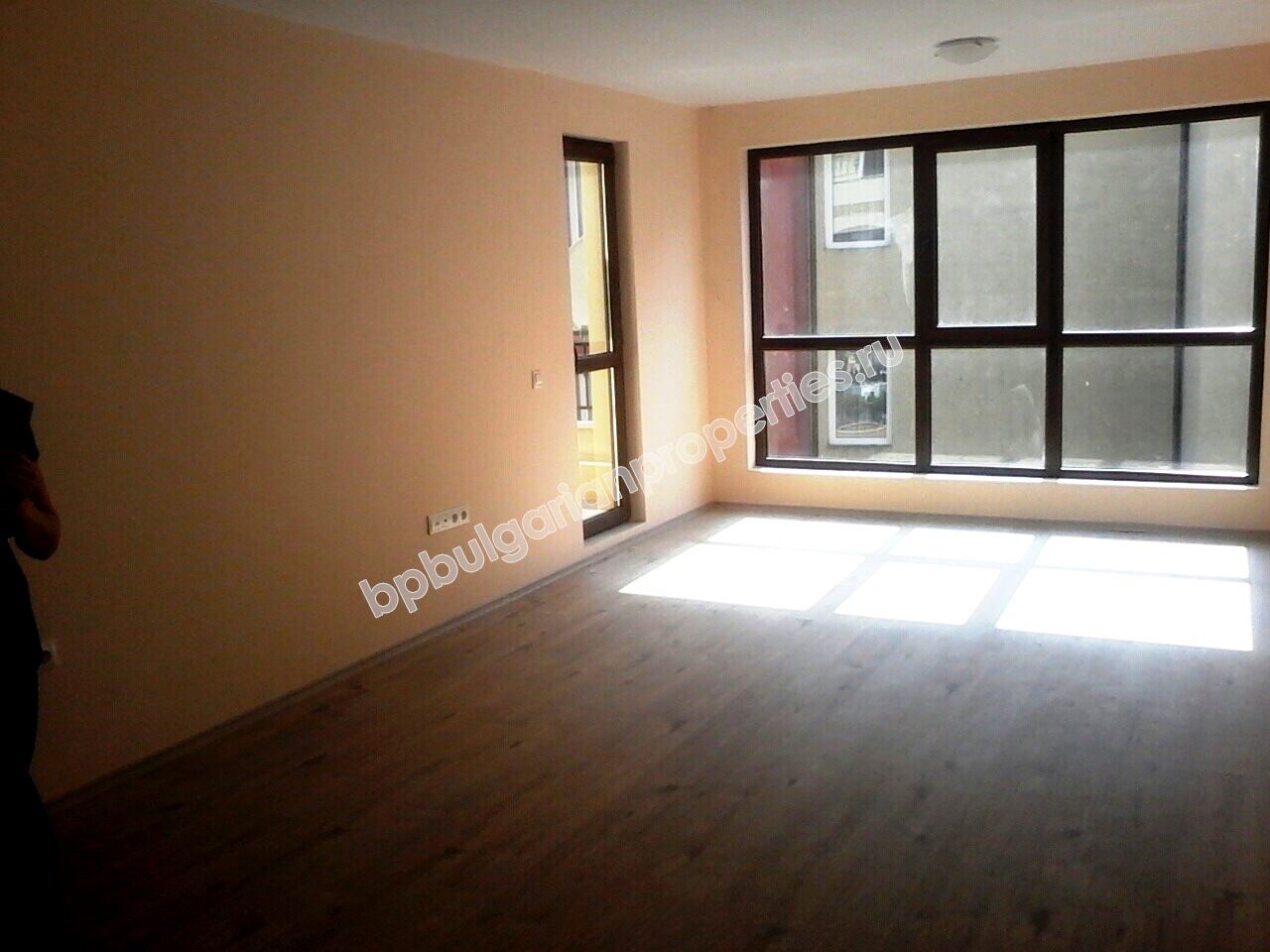 Новая двухкомнатная квартира в жилом здании на продажу в городе Несебр Новая двухкомнатная квартира в жилом здании на продажу в городе Несебр