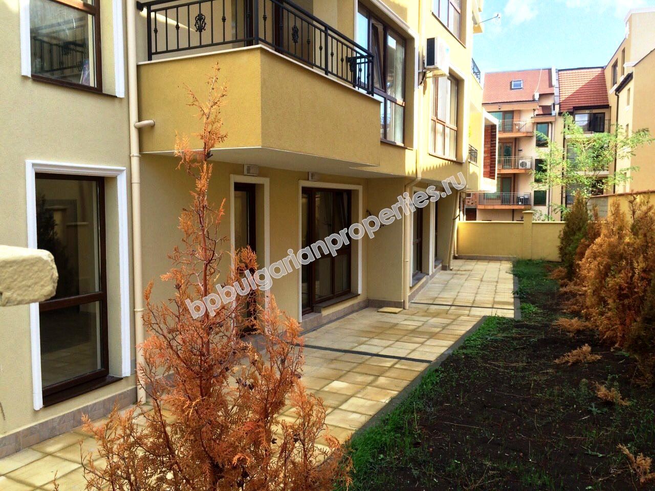 Новая двухкомнатная квартира в жилом здании на продажу в городе Несебр Новая двухкомнатная квартира в жилом здании на продажу в городе Несебр