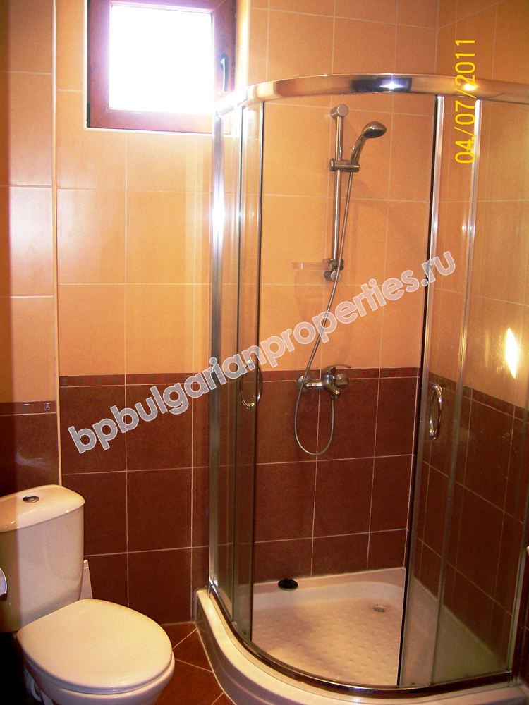 Меблированная двухкомнатная квартира на продажу в центре курорта Солнечный Берег