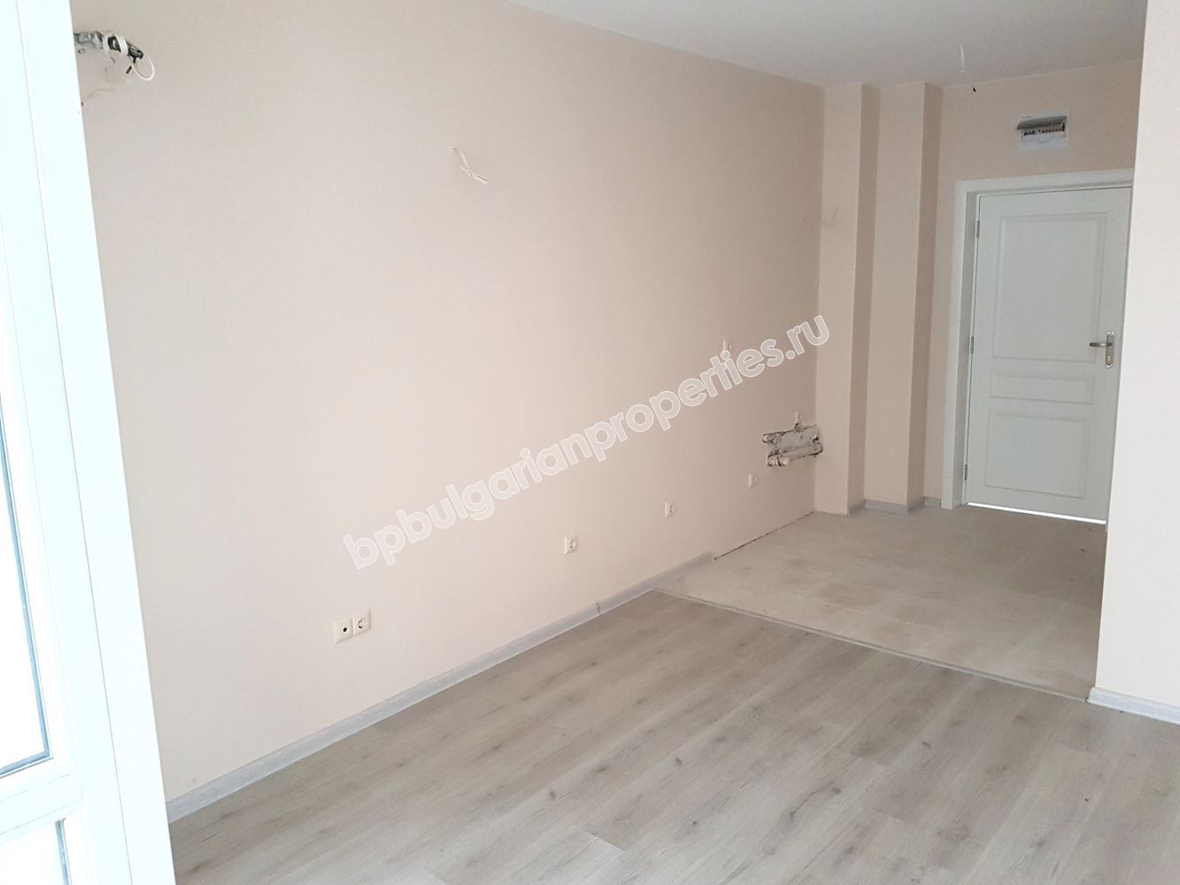 Дешевая однокомнатная квартира-студия  на продажу  в Солнечном Берегу