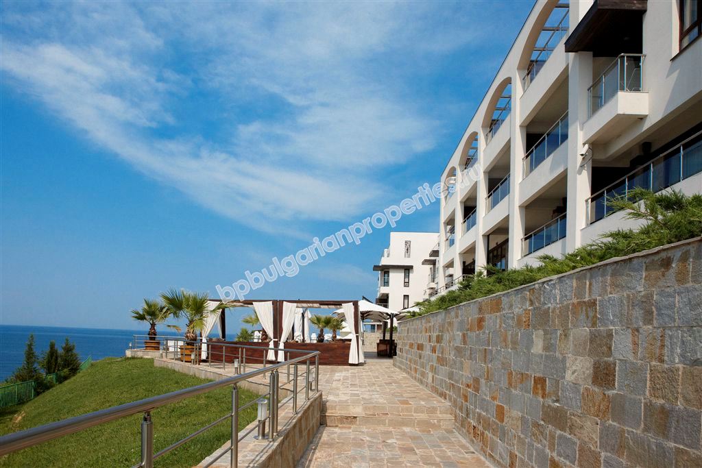На продажу потрясающая двухкомнатная квартира с прямым видом на море в Созополе