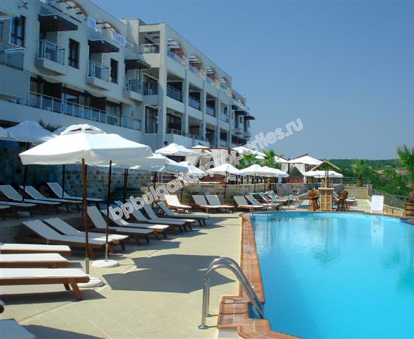 На продажу потрясающая двухкомнатная квартира с прямым видом на море в Созополе