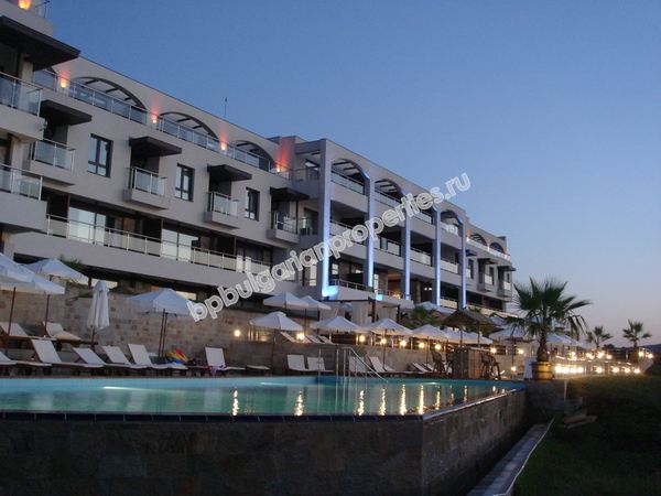 На продажу потрясающая двухкомнатная квартира с прямым видом на море в Созополе