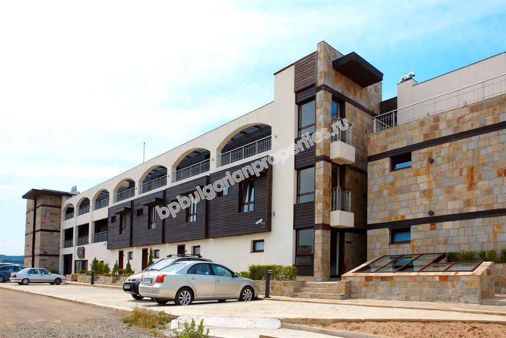 На продажу потрясающая двухкомнатная квартира с прямым видом на море в Созополе