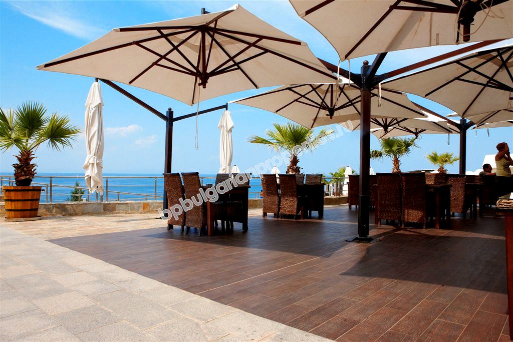 На продажу потрясающая двухкомнатная квартира с прямым видом на море в Созополе