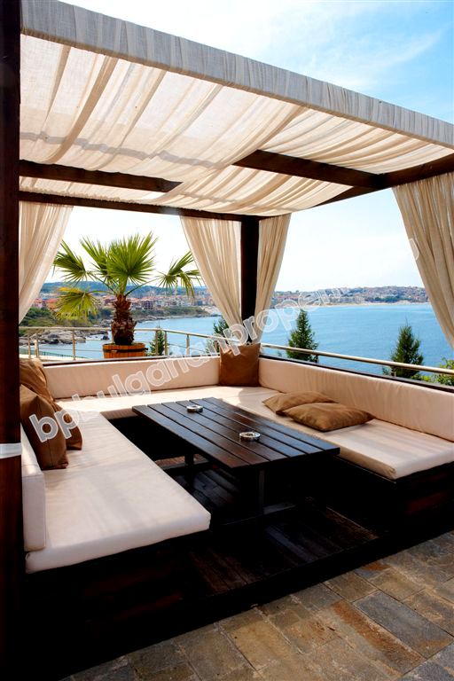 На продажу потрясающая двухкомнатная квартира с прямым видом на море в Созополе