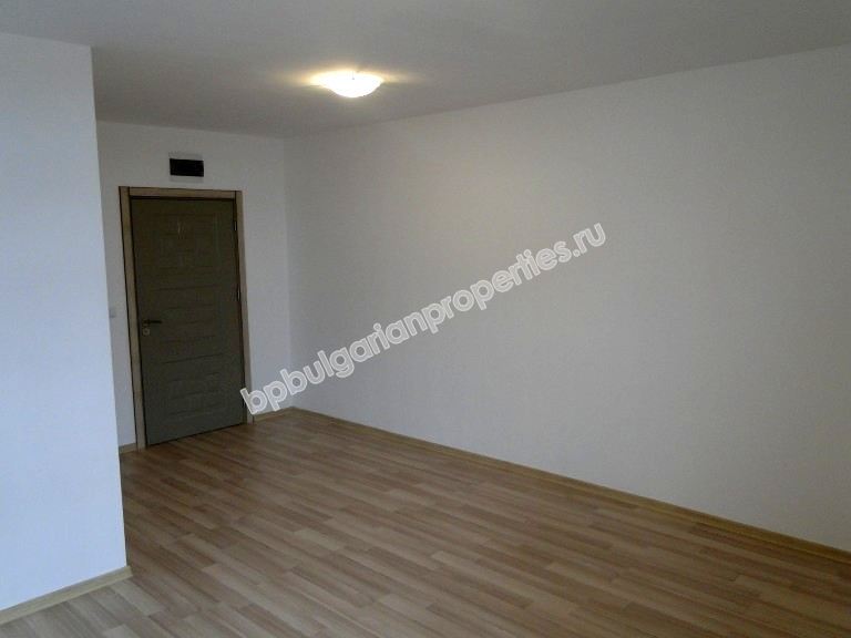 Новая меблированная студия на продажу близко к пляжу в курорте Бяла