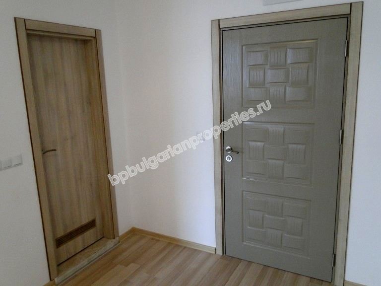 Новая меблированная студия на продажу близко к пляжу в курорте Бяла