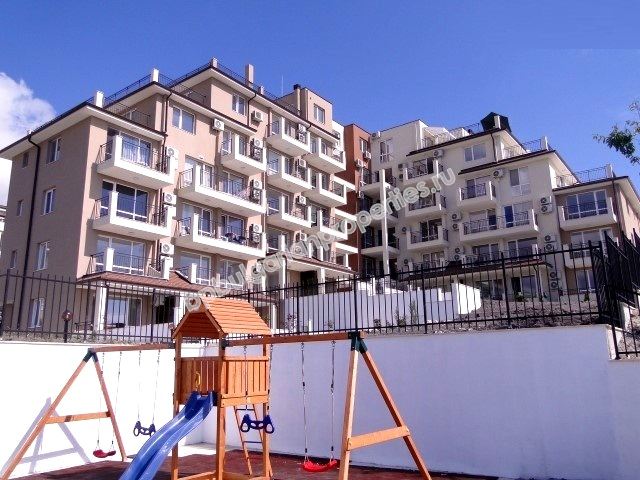 Новая меблированная студия на продажу близко к пляжу в курорте Бяла