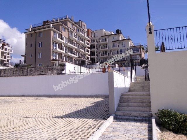 Новая меблированная студия на продажу близко к пляжу в курорте Бяла