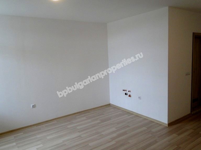 Новая меблированная студия на продажу близко к пляжу в курорте Бяла