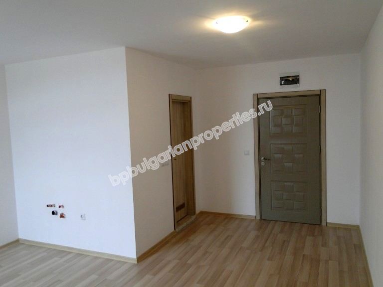 Новая меблированная студия на продажу близко к пляжу в курорте Бяла