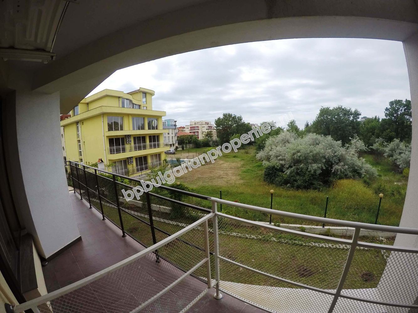 Меблированная студия на продажу близко к морю в курорте Равда