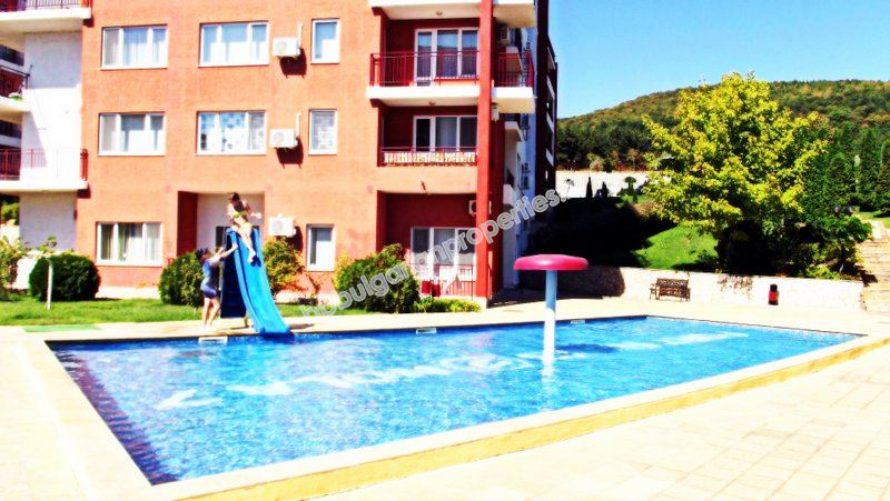 Меблированная студия на первой линии моря для продажи вблизи курорта Святой Влас