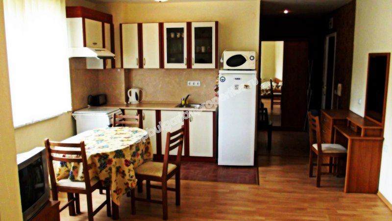 Меблированная студия на первой линии моря для продажи вблизи курорта Святой Влас