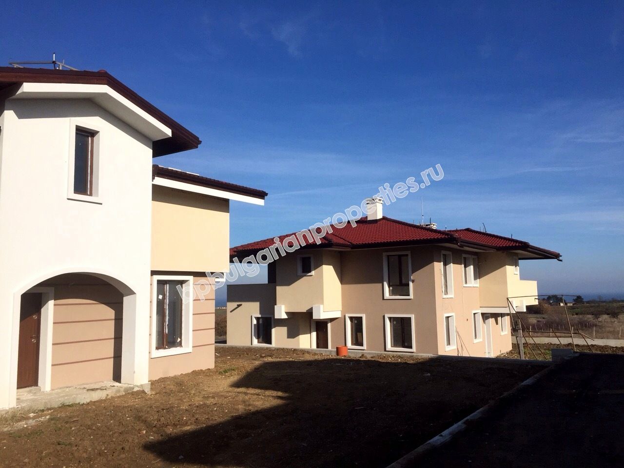 Люксовые дома близко к морю на продажу в курорте Лозенец Люксовые дома близко к морю на продажу в курорте Лозенец