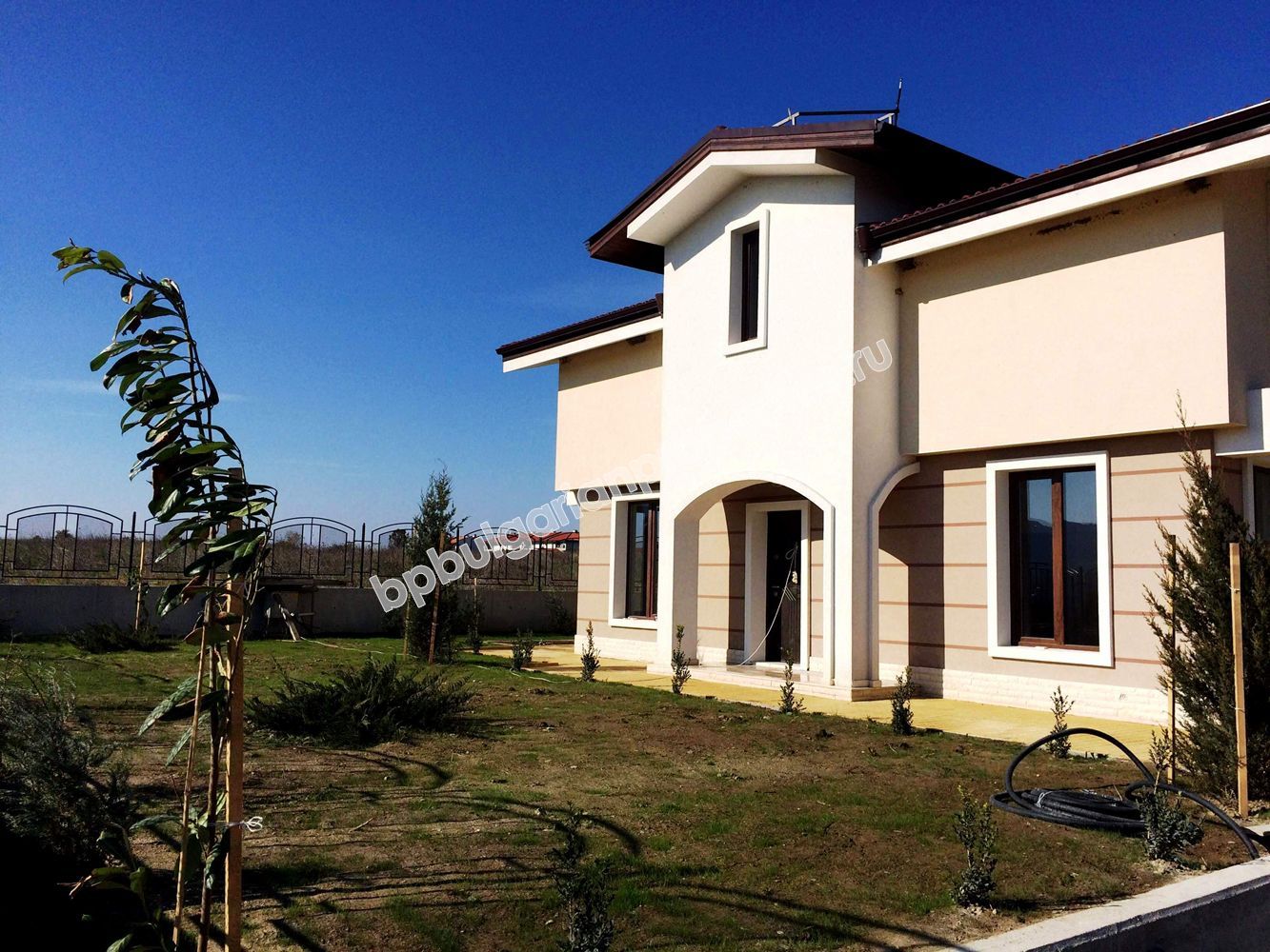 Люксовые дома близко к морю на продажу в курорте Лозенец Люксовые дома близко к морю на продажу в курорте Лозенец