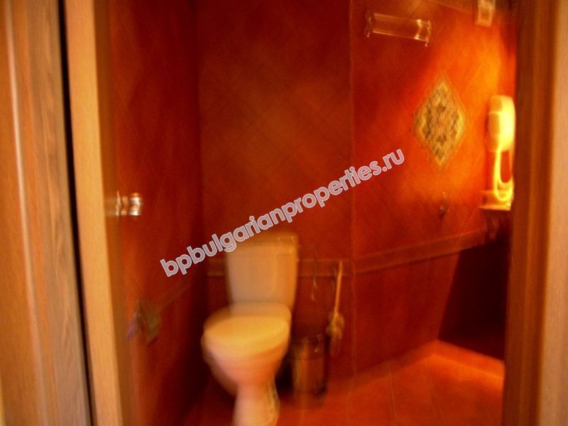 Роскошная двухкомнатная меблированная квартира на первой линии моря в курорте Елените Роскошная двухкомнатная меблированная квартира на первой линии моря в курорте Елените