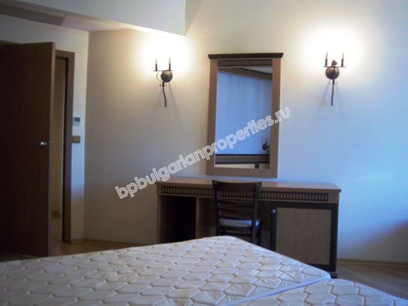 Роскошная двухкомнатная меблированная квартира на первой линии моря в курорте Елените Роскошная двухкомнатная меблированная квартира на первой линии моря в курорте Елените