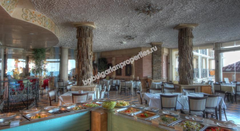 Роскошная двухкомнатная меблированная квартира на первой линии моря в курорте Елените Роскошная двухкомнатная меблированная квартира на первой линии моря в курорте Елените