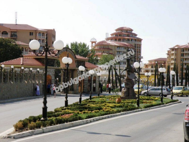 Роскошная двухкомнатная меблированная квартира на первой линии моря в курорте Елените Роскошная двухкомнатная меблированная квартира на первой линии моря в курорте Елените