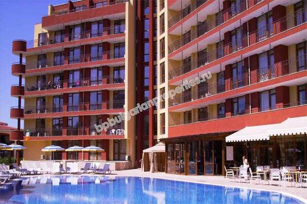 Большая меблированная двушка с низкой таксой обслуживания на продажу в курорте Солнечный Берег