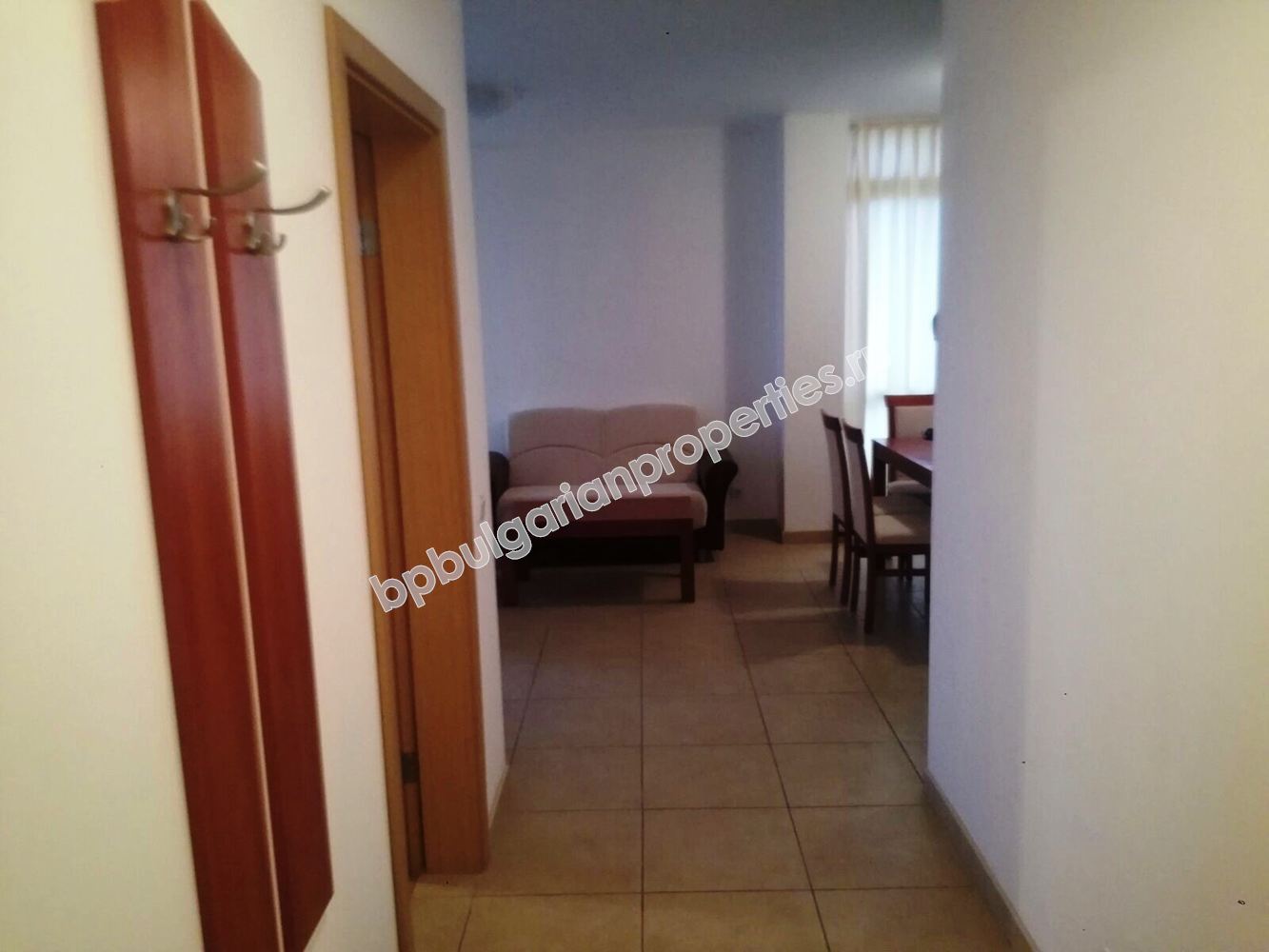 Большая меблированная двушка с низкой таксой обслуживания на продажу в курорте Солнечный Берег