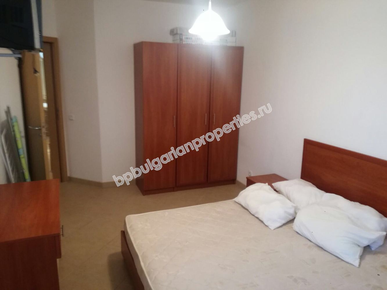 Большая меблированная двушка с низкой таксой обслуживания на продажу в курорте Солнечный Берег