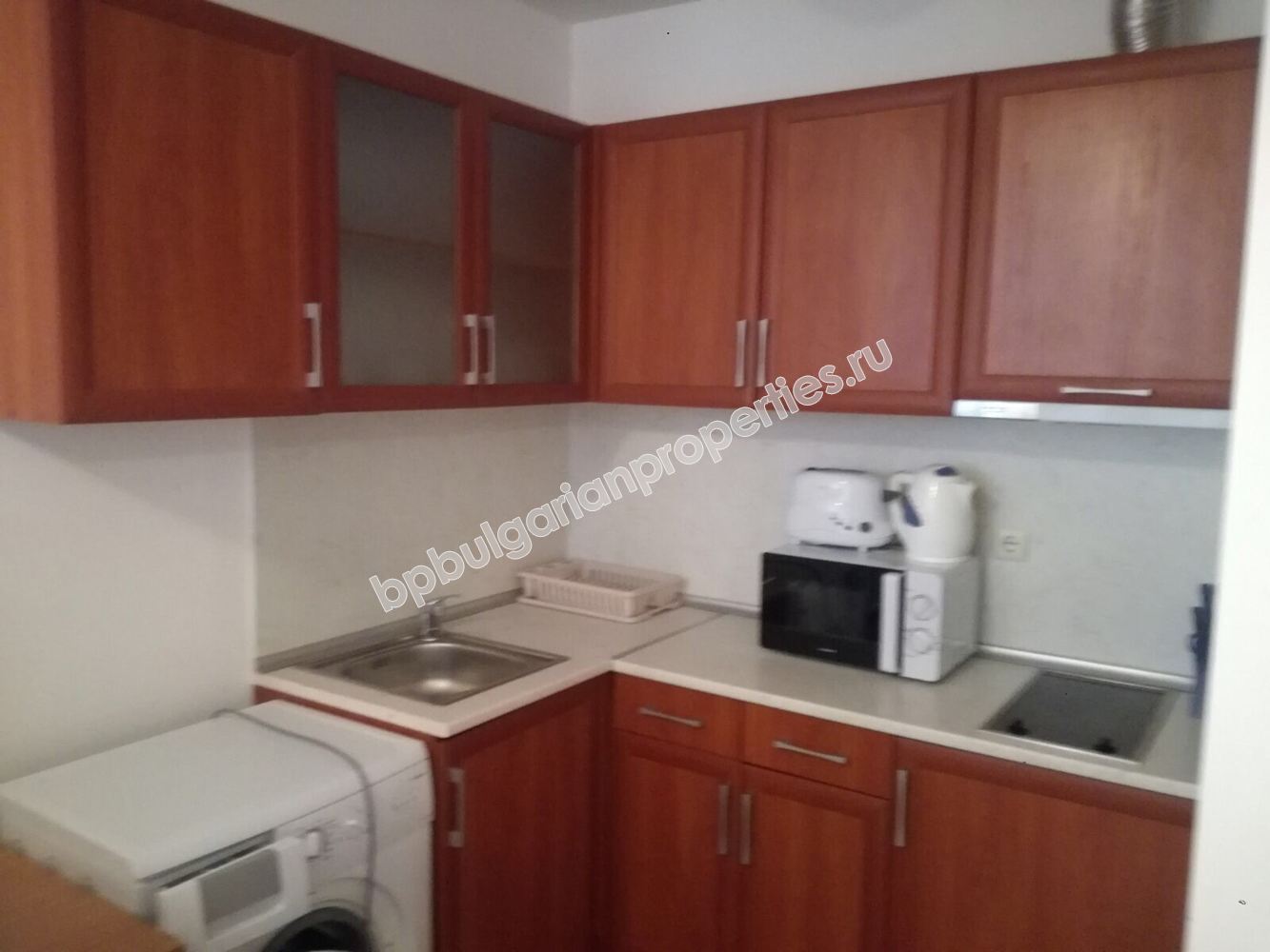 Большая меблированная двушка с низкой таксой обслуживания на продажу в курорте Солнечный Берег