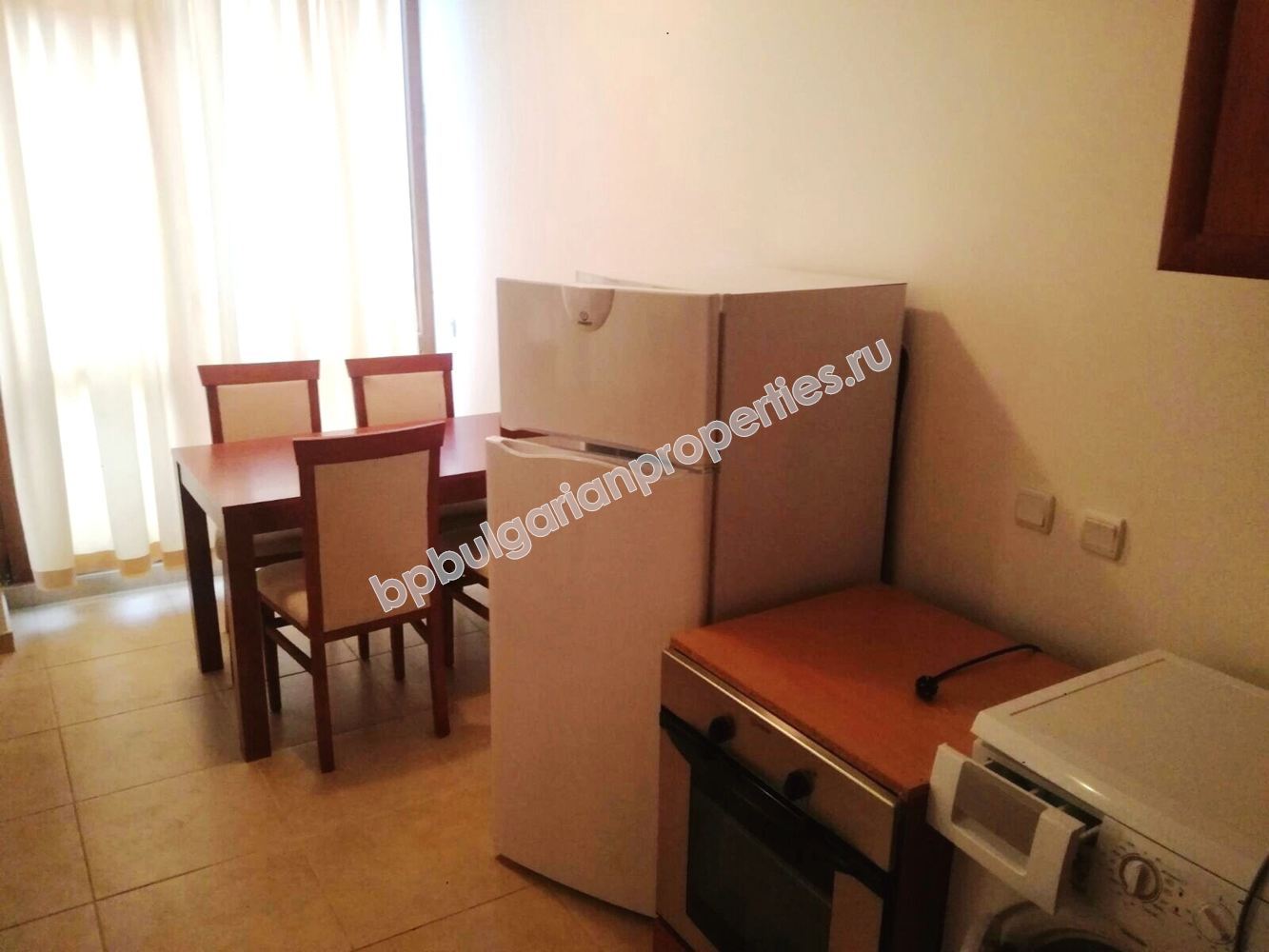 Большая меблированная двушка с низкой таксой обслуживания на продажу в курорте Солнечный Берег