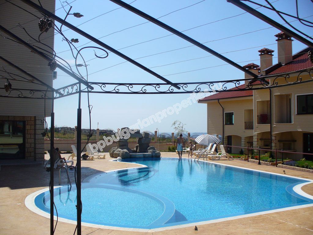 Дешевая студия на продажу в комплексе недалеко от курорта Солнечный Берег Дешевая студия на продажу в комплексе недалеко от курорта Солнечный Берег