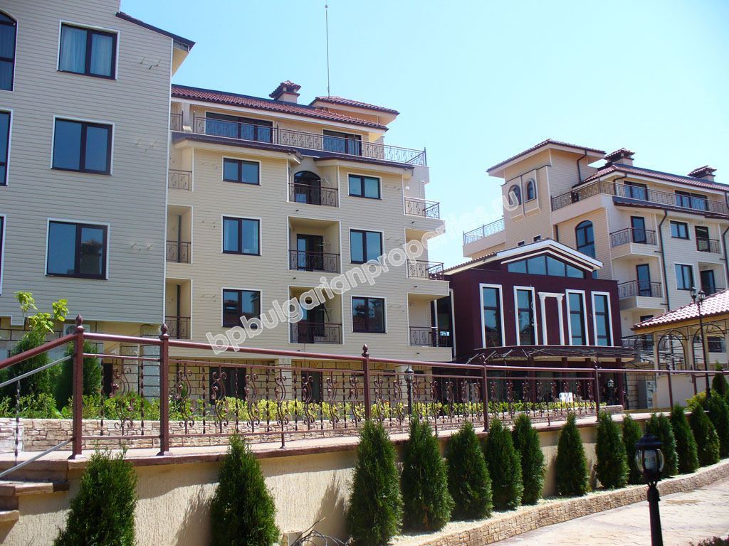 Дешевая студия на продажу в комплексе недалеко от курорта Солнечный Берег Дешевая студия на продажу в комплексе недалеко от курорта Солнечный Берег