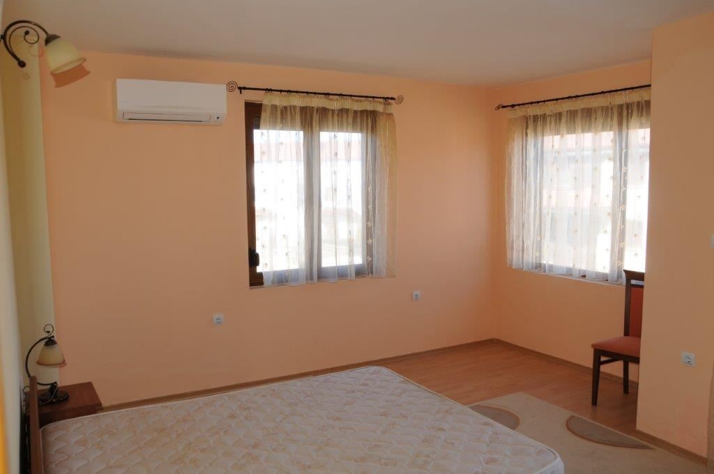 Коттедж-люкс в закрытом комплексе в 50 метрах от Райского залива Коттедж-люкс в закрытом комплексе в 50 метрах от Райского залива